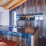Stockinggut By Avenida 4*